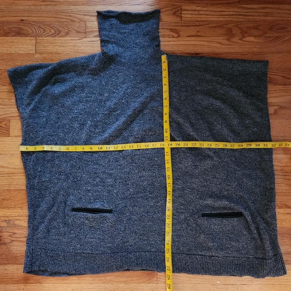 Theory Avreen Harmony Oversized Knit 100% Wool Poncho Sweater Size Small… - Picture 5 of 9